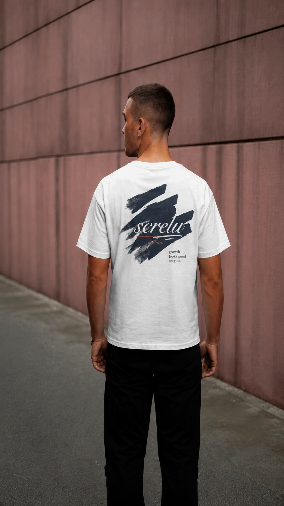 LOOKS GOOD TEE